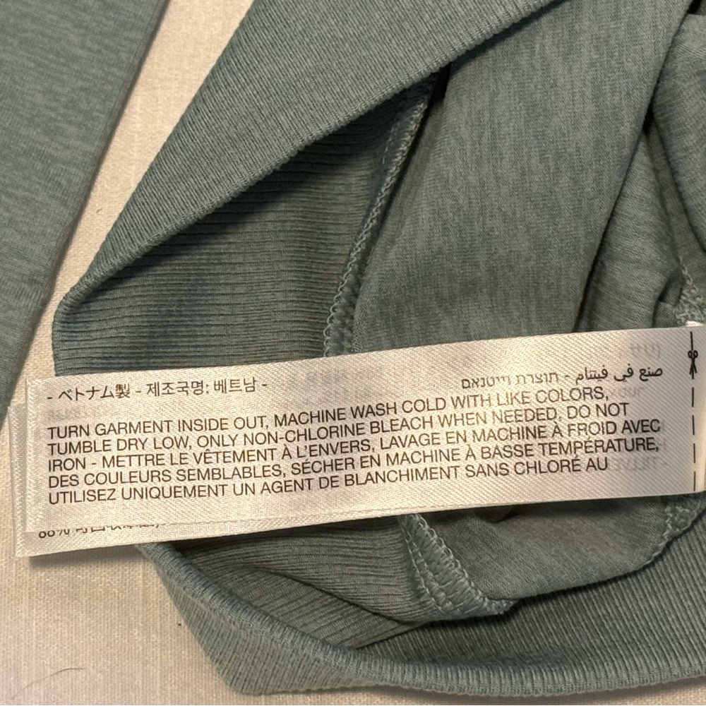 Vuori Halo Crew Sweatshirt Sea Spray Heather Medium NWT - Picture 7 of 9